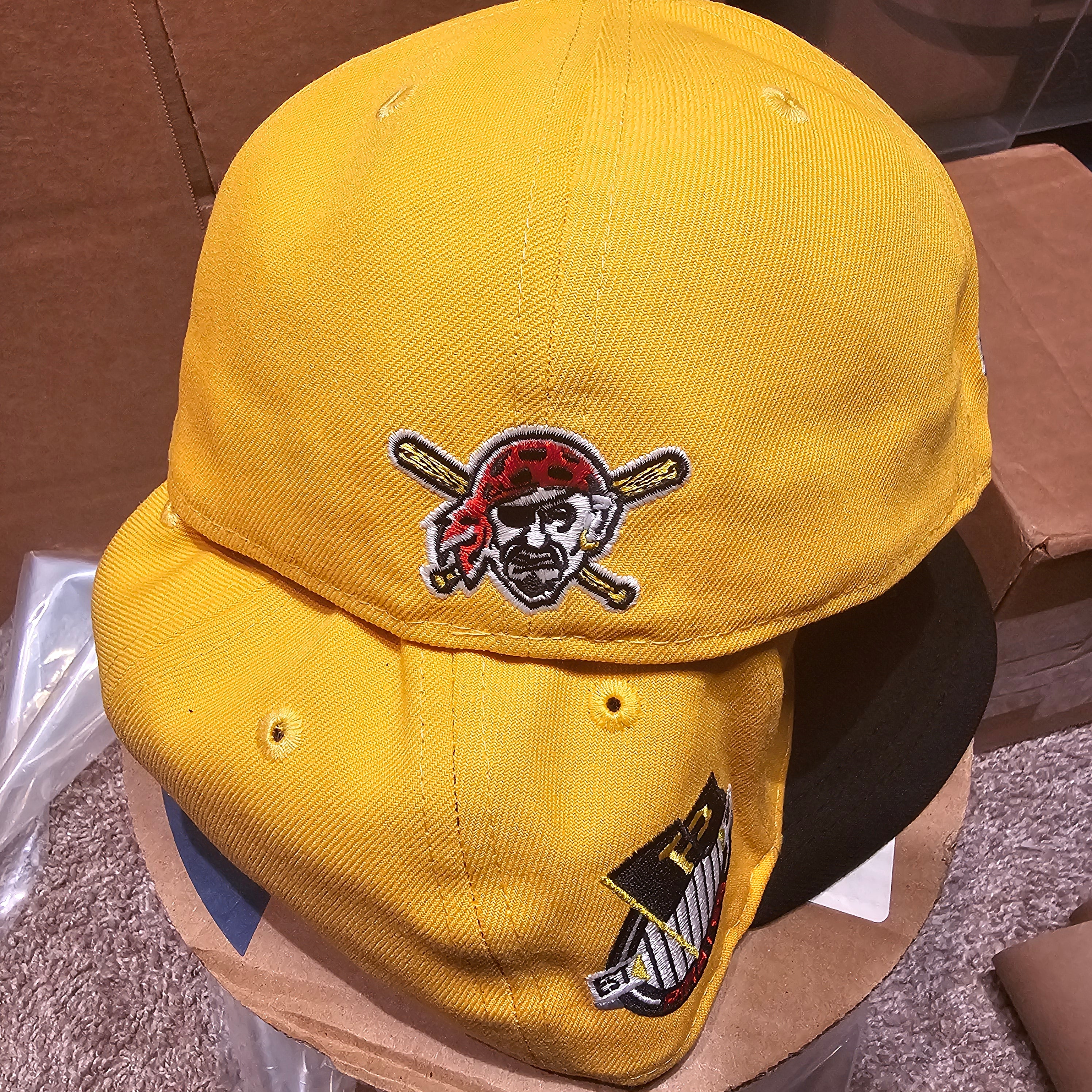 MLB New Era Pittsburgh Pirates Masked Pirate